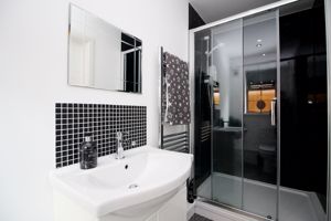 En-suite- click for photo gallery